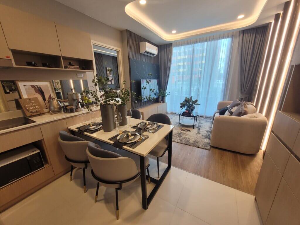 2 bedrooms for sale in a new condo project. Pre sales prices!