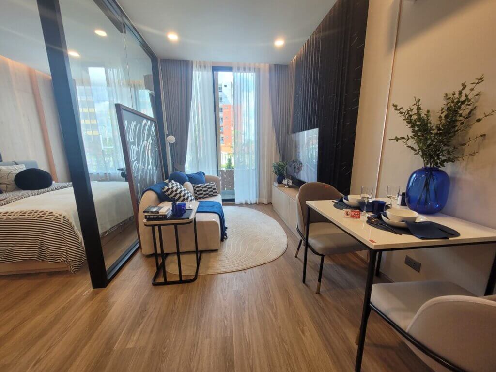 1 bedroom for sale in a new condo project. Pre sales prices!