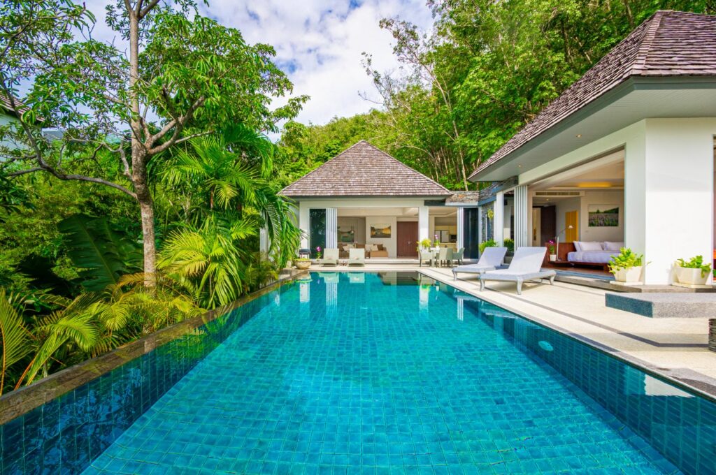 Luxe villa met zeezicht te koop – Layan